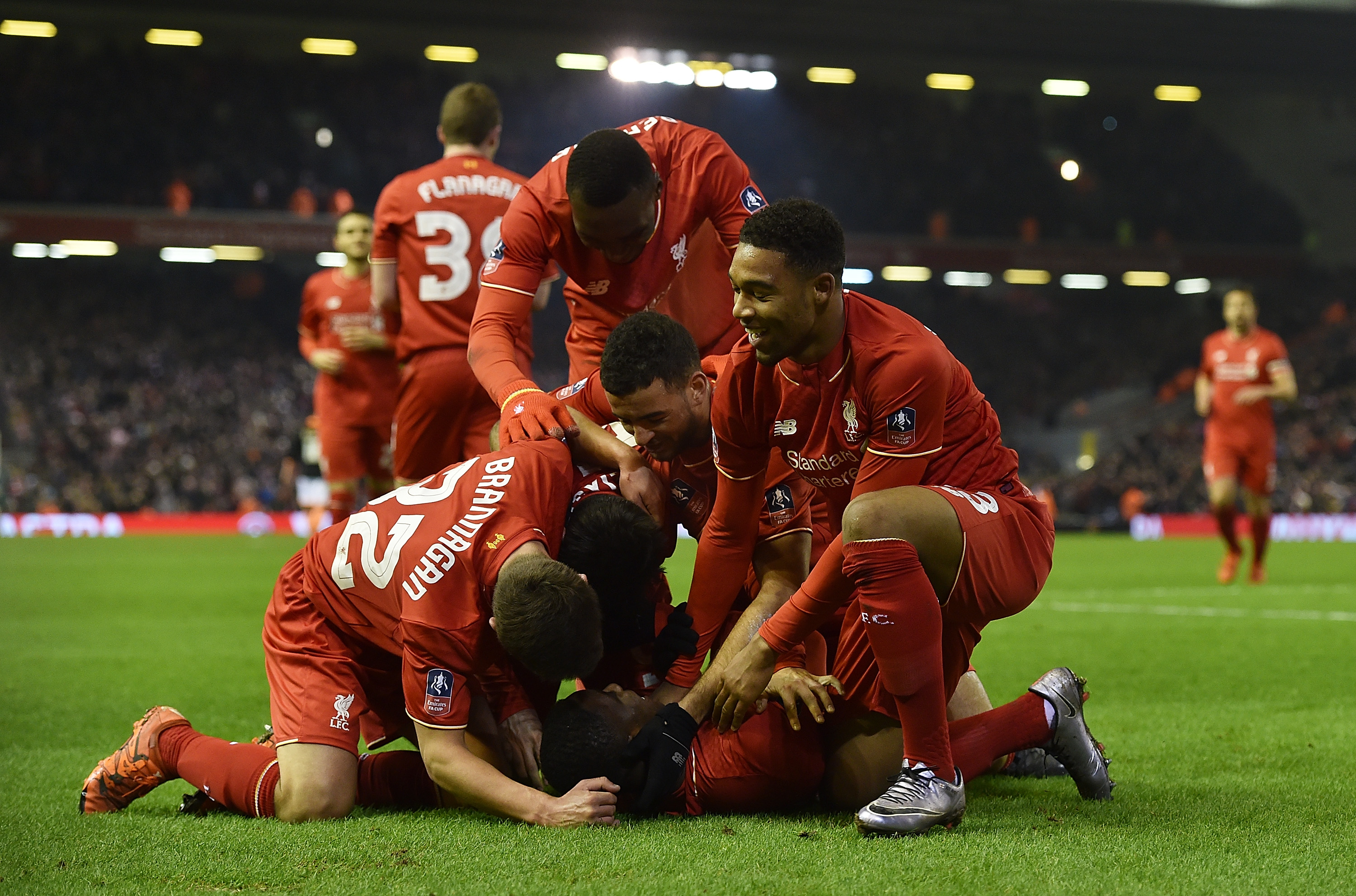 半场战报：切尔西1-0亚特兰大，若昂-佩德罗建功（半场：切尔西暂1-0领先亚特兰大，若昂-佩德罗破门）