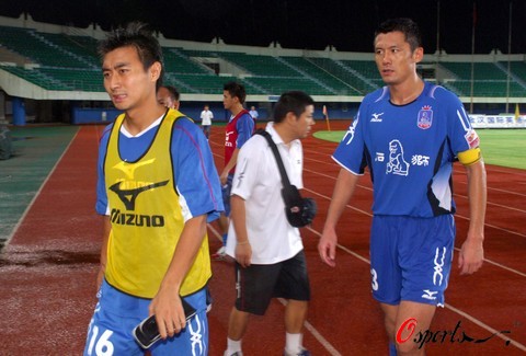 康宁汉姆半场15+7+4，超七成命中率带队领先17分（康宁汉姆半场15分7板4助，超七成命中率助队领先17分）