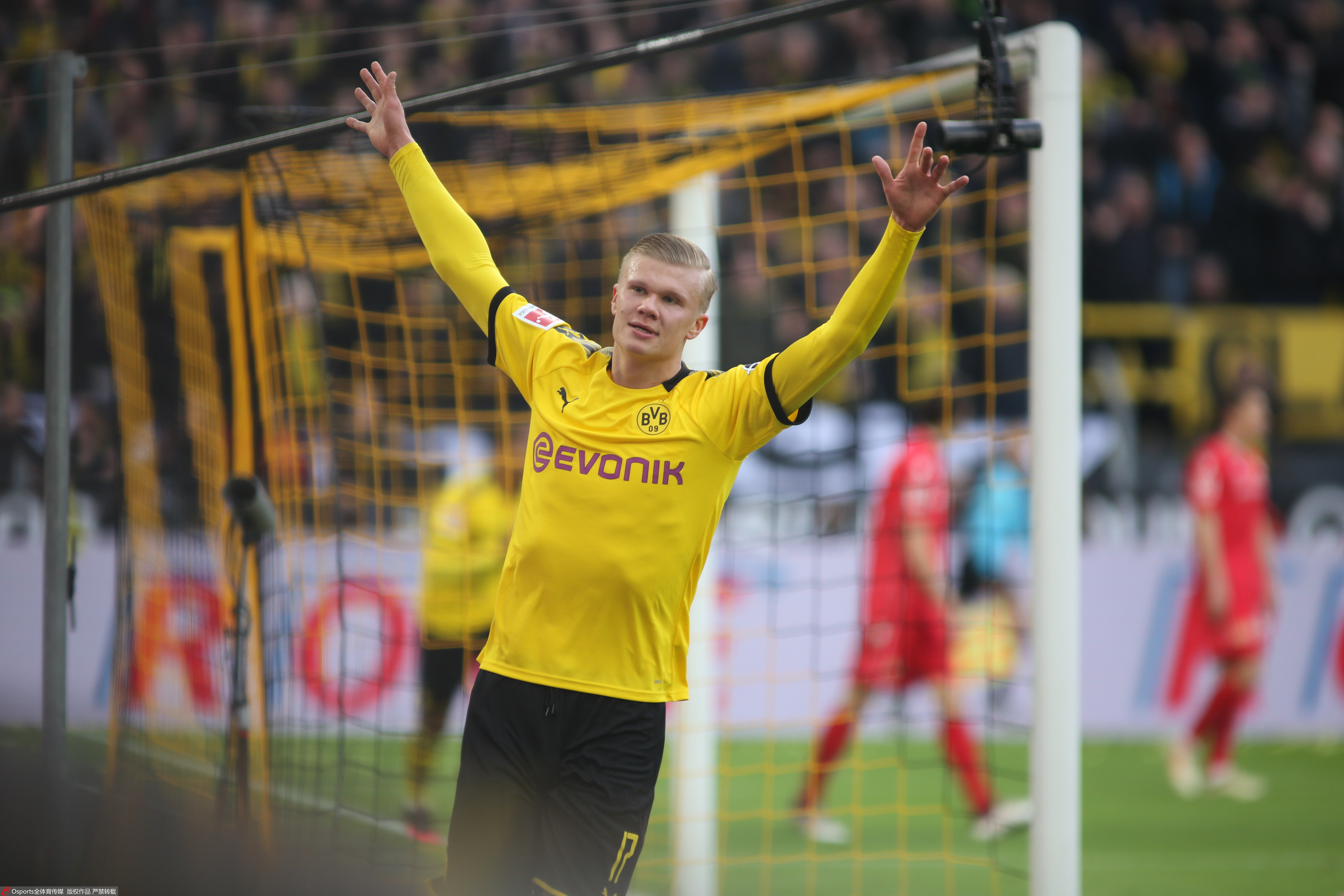 国际米兰vs拉齐奥：劳塔罗-马丁内斯、恰尔汗奥卢首发，罗马尼奥利、贡多齐出战（国米迎战拉齐奥：劳塔罗-马丁内斯、恰尔汗奥卢先发，罗马尼奥利与贡多齐出场）