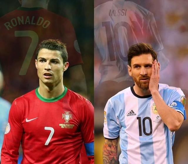 给爷整笑了，曼奇尼假意亲吻布鲁马多，将布鲁马多逗笑（曼奇尼作势亲吻布鲁马多，逗得对方大笑）