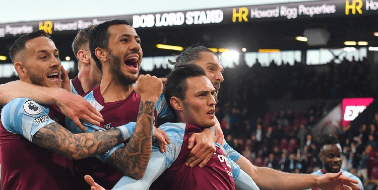 22／23赛季以来顶级前锋越位数：哈兰德仅18次，C罗143次（22／23赛季至今顶级前锋越位统计：哈兰德仅18次，C罗高达143次）