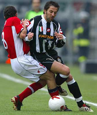 瓦尔加斯小彩娃发威！费内巴切五局击败瓦基弗夺土超杯（瓦尔加斯火力全开！费内巴切五局力克瓦基弗加冕土超杯）