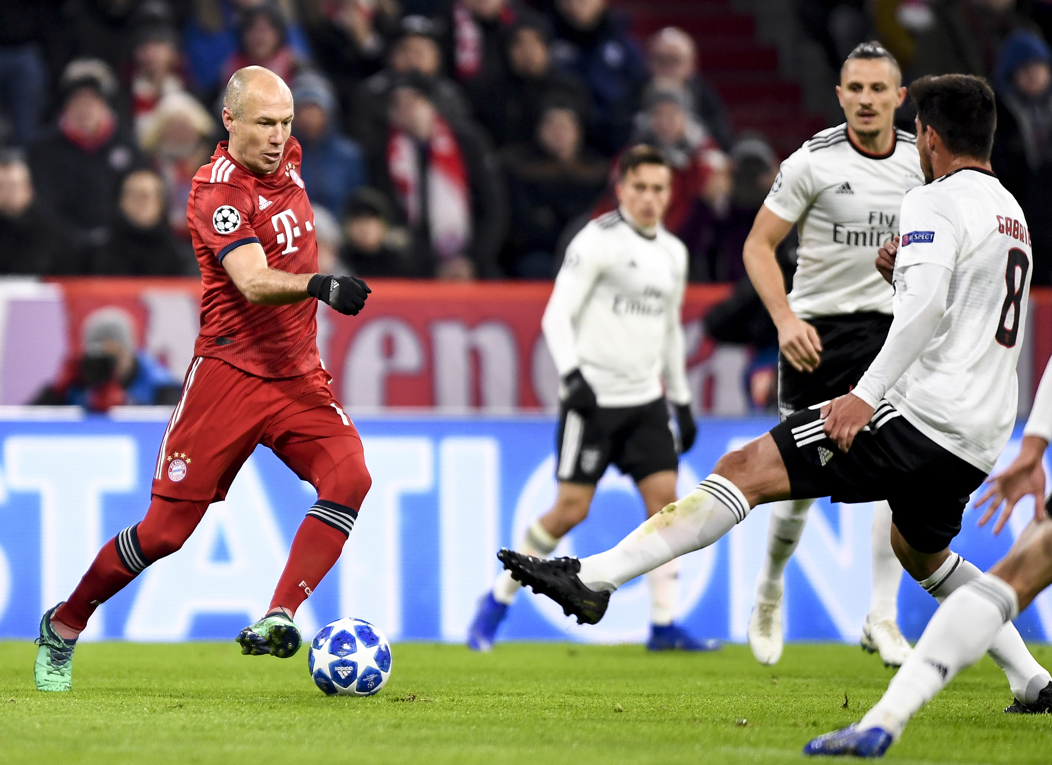 奥莱报列五大联赛有美资背景的俱乐部：共24家，英超有9家（奥莱报：五大联赛美资俱乐部达24家，英超占9席）