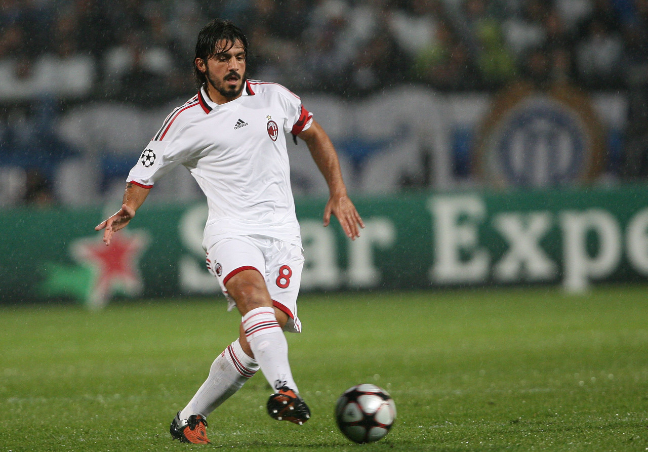 欧冠球员表现评析：C罗连续进球,（C罗连场破门：欧冠球员表现解读）