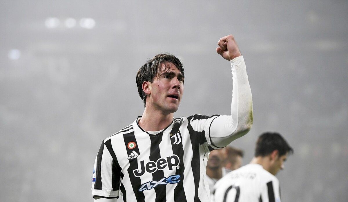 U22国足门将栾毅：少一人作战大家仍团结在一起，平局不容易（U22国足门将栾毅：少打一人仍众志成城，这一分来之不易）