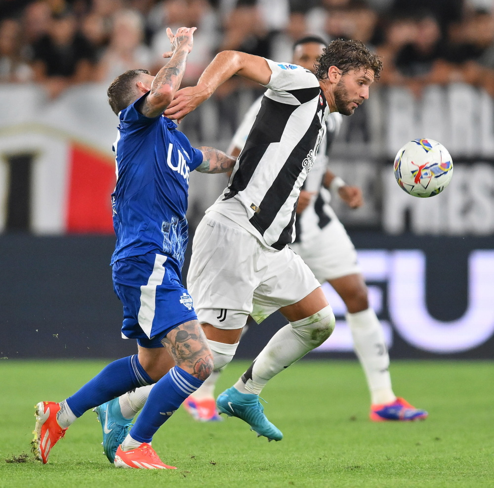 中场核心助攻效率稳居榜首（中场大脑助攻效率稳居第一）