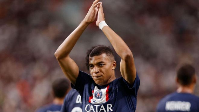 冬日暖阳映照赛场 校友欢聚情满中原（冬阳映赛场 校友齐聚情满中原）