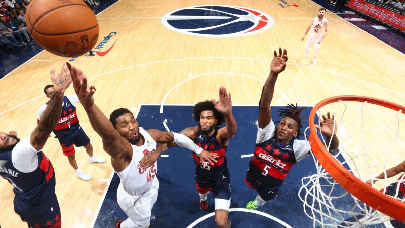 穆里尼奥：执教与评论教练是两回事，而评论别人总是容易的（穆里尼奥：带队与点评是两码事，指点他人总是最容易）