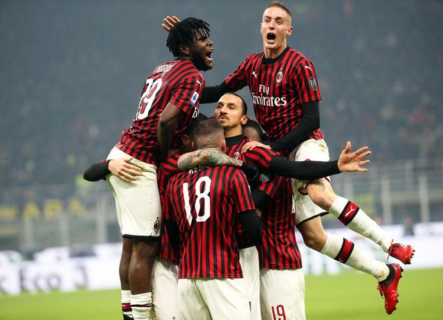 体图：阿方索-戴维斯与拜仁关于伤后薪资支付问题发生争议（体图：戴维斯与拜仁就伤停期间薪资支付产生分歧）