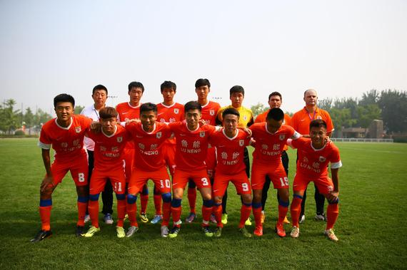 艾维谈复出：感恩回来打球，休息太久花了点时间才适应过来（艾维谈复出：感谢重返赛场，久休之后花了点时间适应）