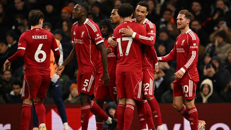 战旧主，武桐桐神勇。脚步灵，台湾妹建功（对阵旧主，武桐桐神勇；脚步轻灵，台将建功）